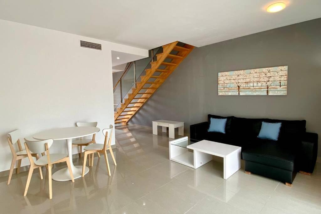 Chalet Moderno Con Piscina En Mont - Roige Bahia Екстериор снимка